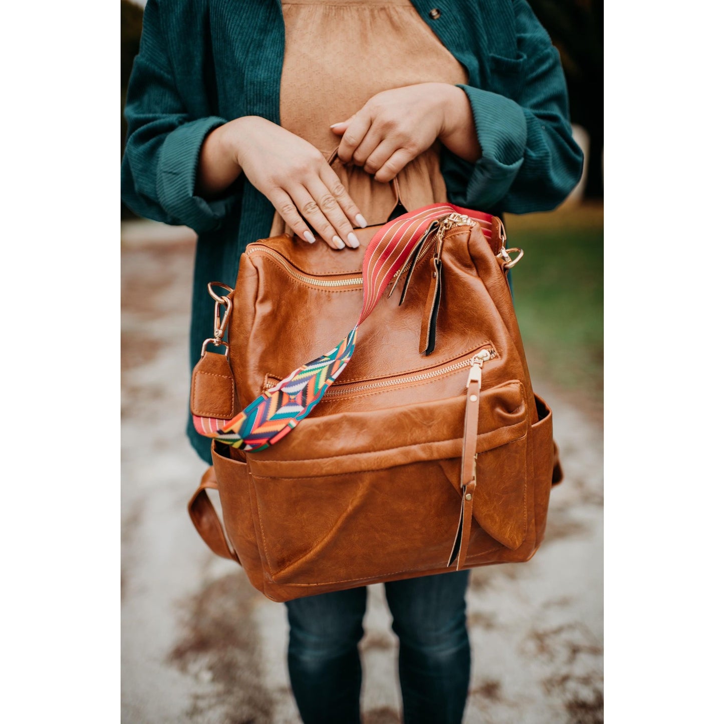 camel guitar strap backpack