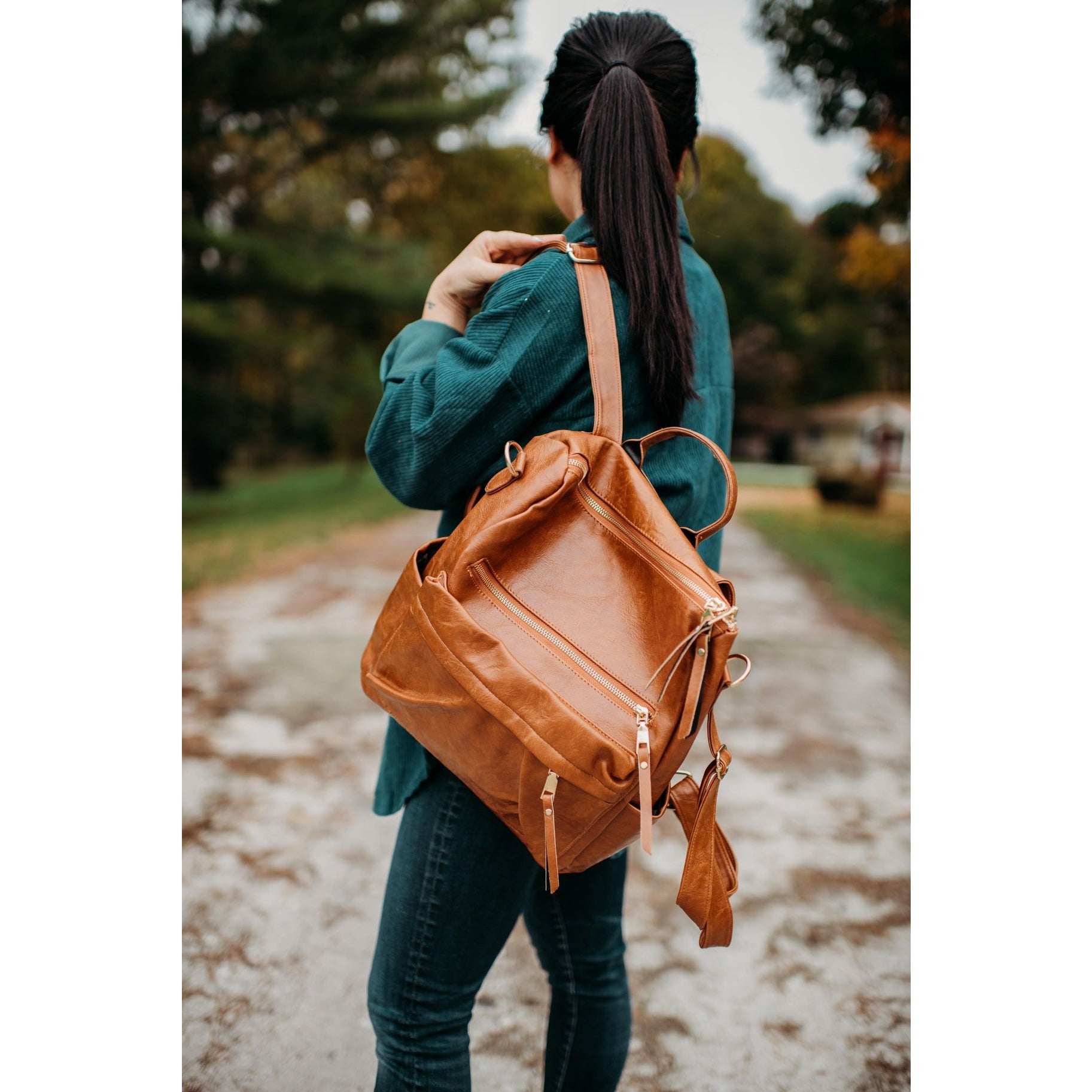 camel guitar strap backpack